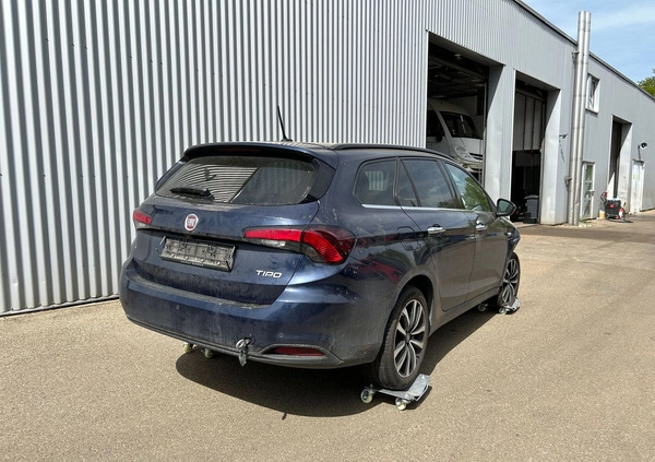 Fiat Tipo cena 25999 przebieg: 100000, rok produkcji 2019 z Poręba małe 106